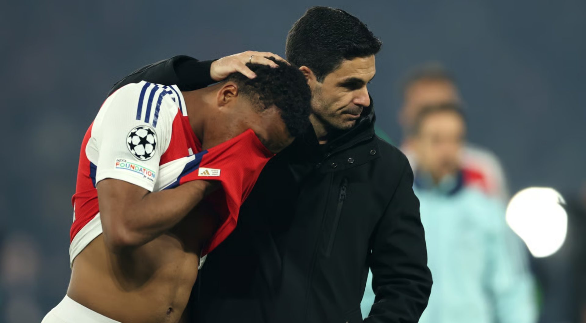 Arsenal a fost eliminată surprinzător din cupele naționale, după o înfrângere cu Southampton în sferturile FA Cup, în timp ce Manchester City a spulberat Liverpool și Chelsea s-a impus categoric în meciul cu Port Vale, în cele mai recente faze ale competiției