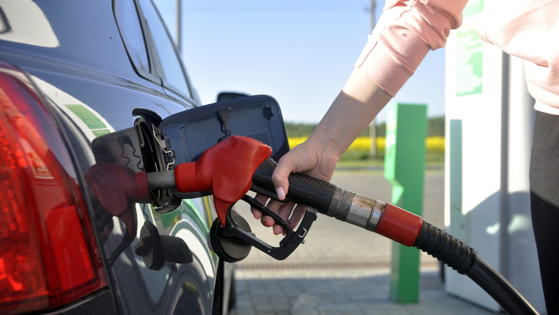 Prețurile carburanților nu vor reveni la nivelurile anterioare, chiar dacă Guvernul adoptă măsuri de compensare, afirmă Ionuț Dumitru, consilier onorific al premierului ILIE BOLOJAN