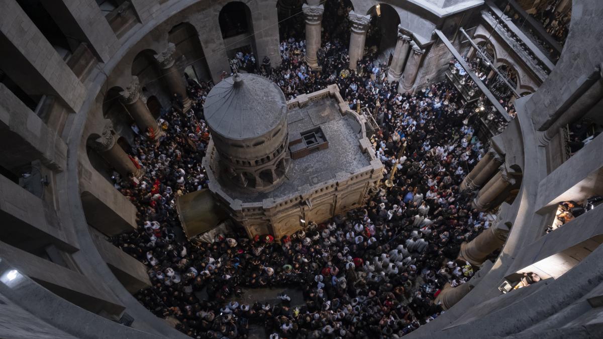 Biserica Sfântului Mormânt din Ierusalim și-a redeschis porțile joi, în Joia Mare, după 40 de zile de restricții impuse de autorități