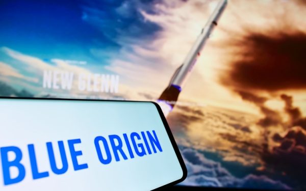 Blue Origin: Rachetă refolosită, ratare spectaculoasă în spațiul cosmic!