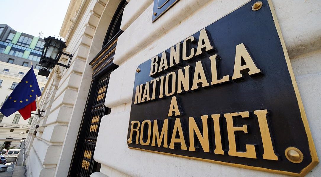 România menține dobânda, avertizează asupra inflației în Q2 din cauza Orientului Mijlociu