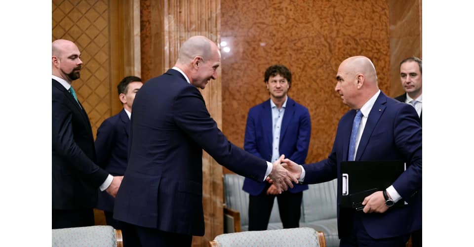 România intră în scenarii alarmante dacă prețul petrolului rămâne ridicat, avertizează un raport al S&P Global Ratings România riscă să intre în recesiune în anul 2026 dacă prețul petrolului va continua să se mențină la niveluri ridicate, avertizează un raport recent al S&P Global Ratings