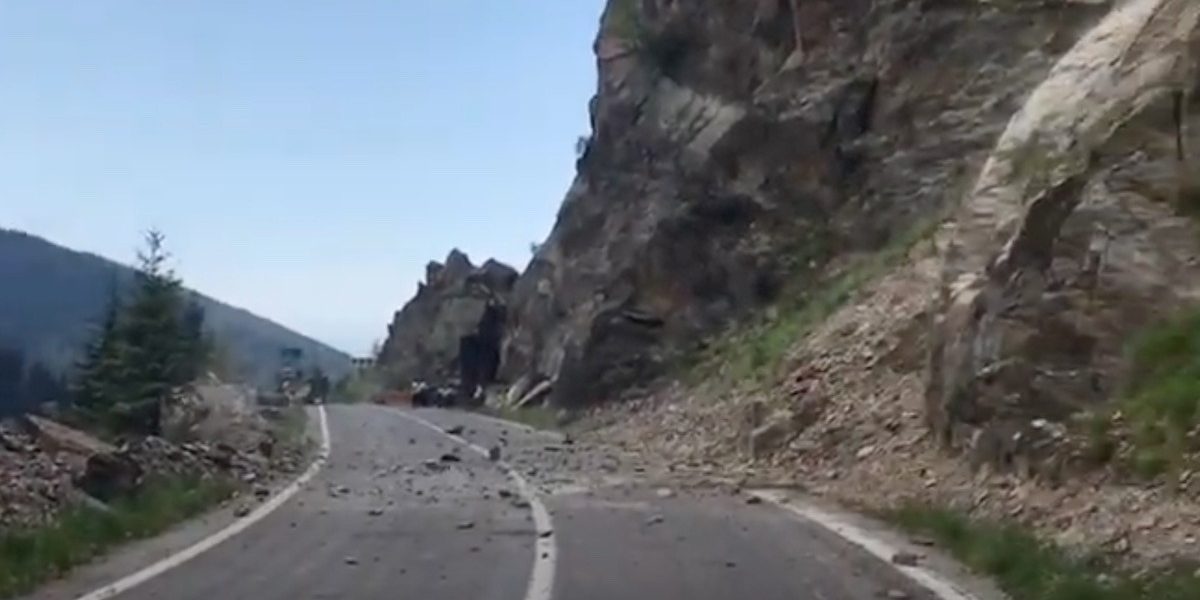 Atenție, pericol în Cheile Bicazului: risc de căderi de pietre