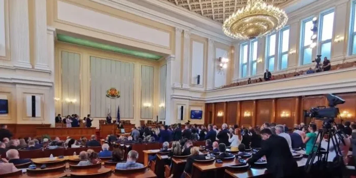 Radev, pe val după alegeri în Bulgaria: Sondajele indică victoria lui