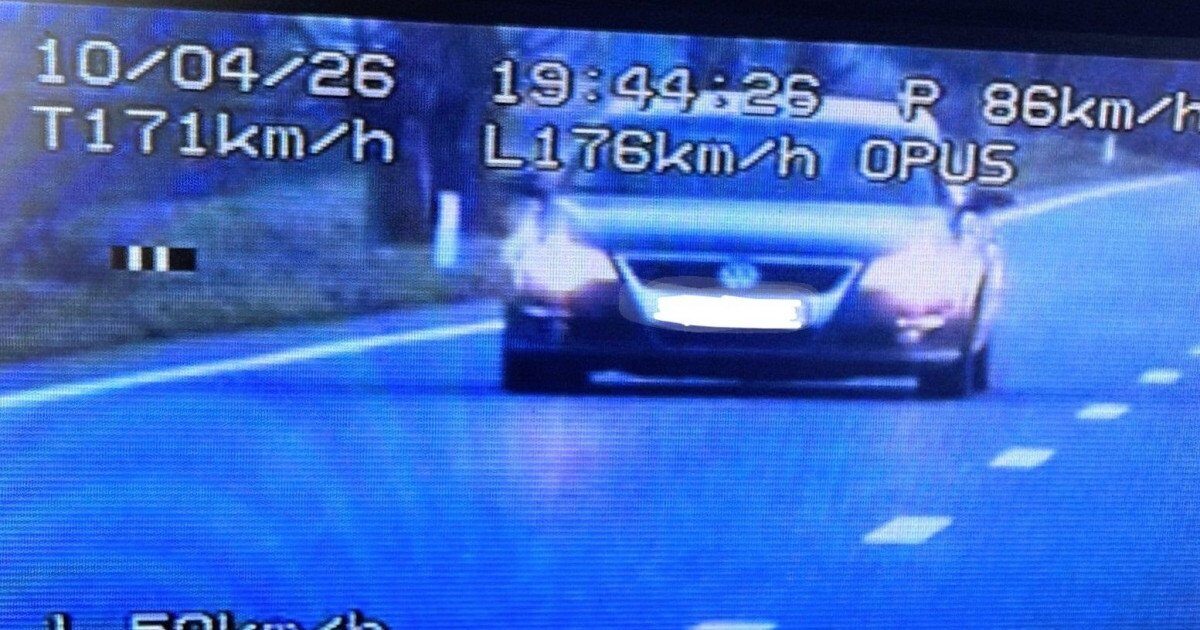 Șoferiță, prinsă cu 176 km/h. Explicația? „Arde cozonacul”, zice ea