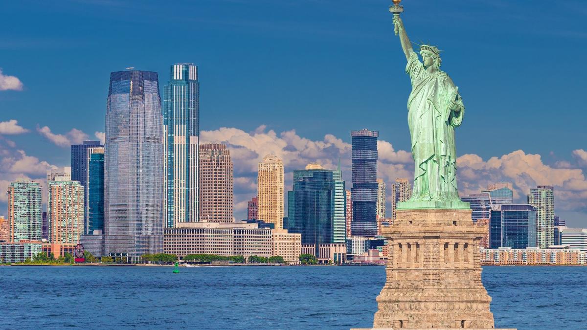 California bate Franța, NEW YORK, peste Europa: SUA, forță economică zdrobitoare