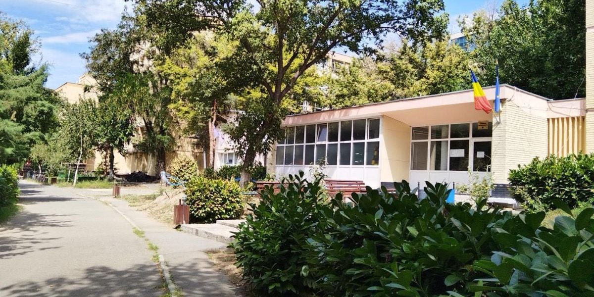 Paștele studențesc: De la „cutia de chibrituri” la papucii de musafir