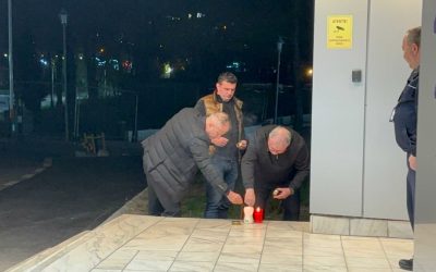 Candele aprinse la Spitalul Universitar din București: Durere șî omagiu