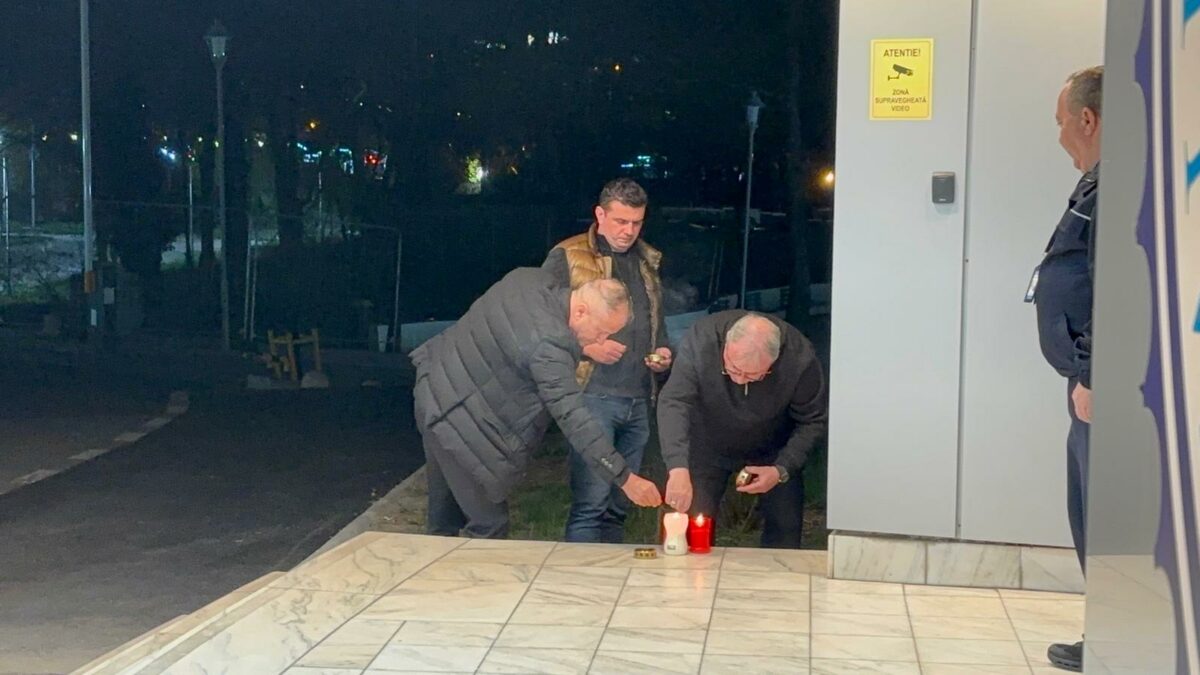 Candele pentru Mircea Lucescu: Omagiu emoționant la Spitalul din București