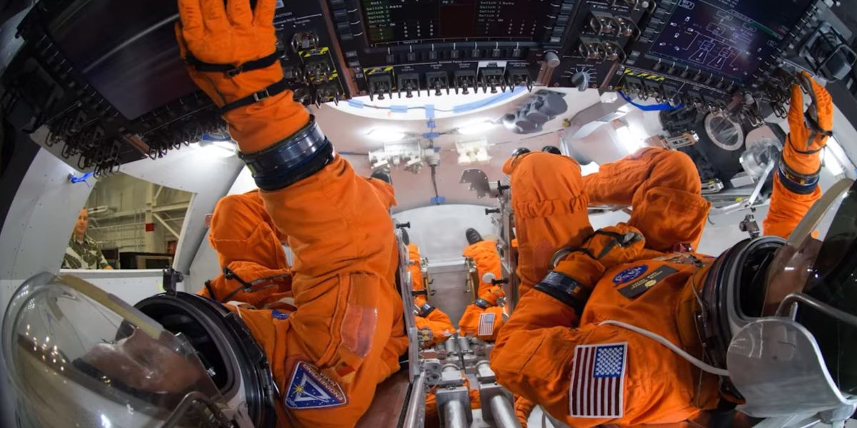 Capsula spațială se întoarce pe Pământ: Momentul critic