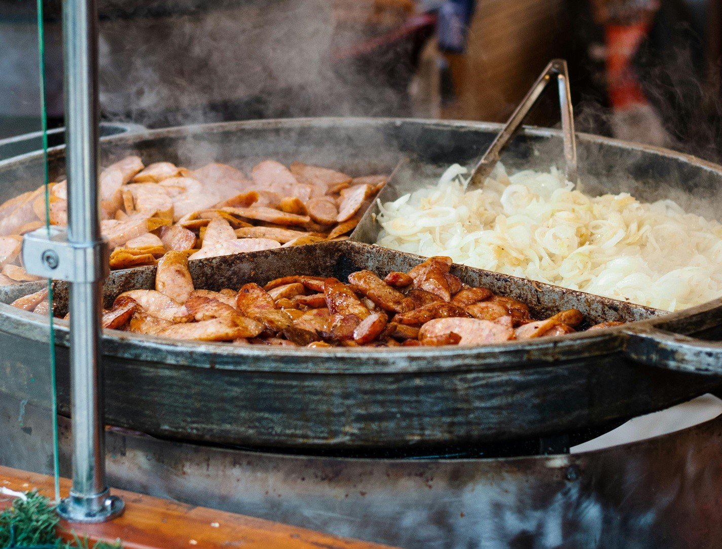 Primăria MUNICIPIULUI Lugoj a lansat în procedură de transparență decizională două proiecte de hotărâre care, dacă vor fi aprobate, ar putea schimba fundamental modalitatea în care sunt celebrat și marcat evenimentele simbolice ale orașului