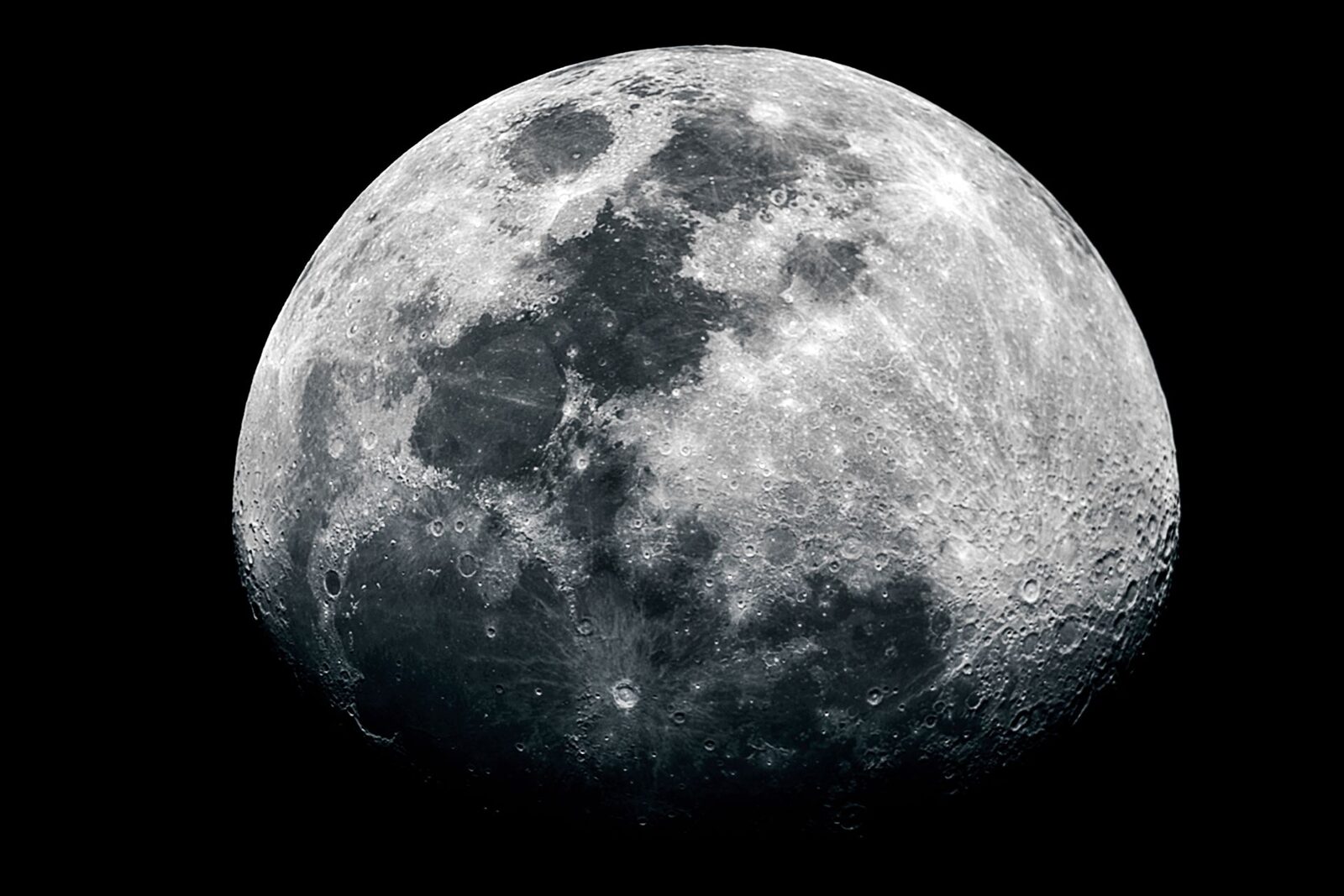 Oamenii de știință au găsit „bârlogul” apei lunare