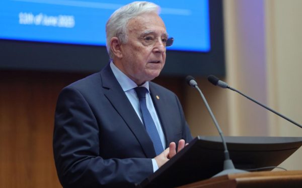 Mugur Isărescu, secretul salariului. Câți bani ia lunar Guvernatorul BNR și șefii săi?