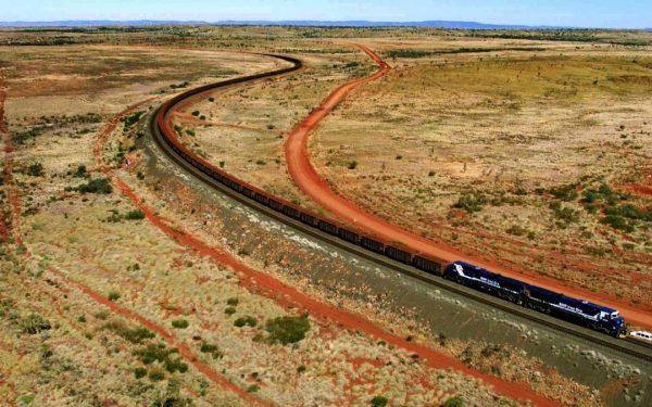 Record Mondial: Un Tren Urias, Cu 682 Vagoane, Străbate Peste 7 Kilometri