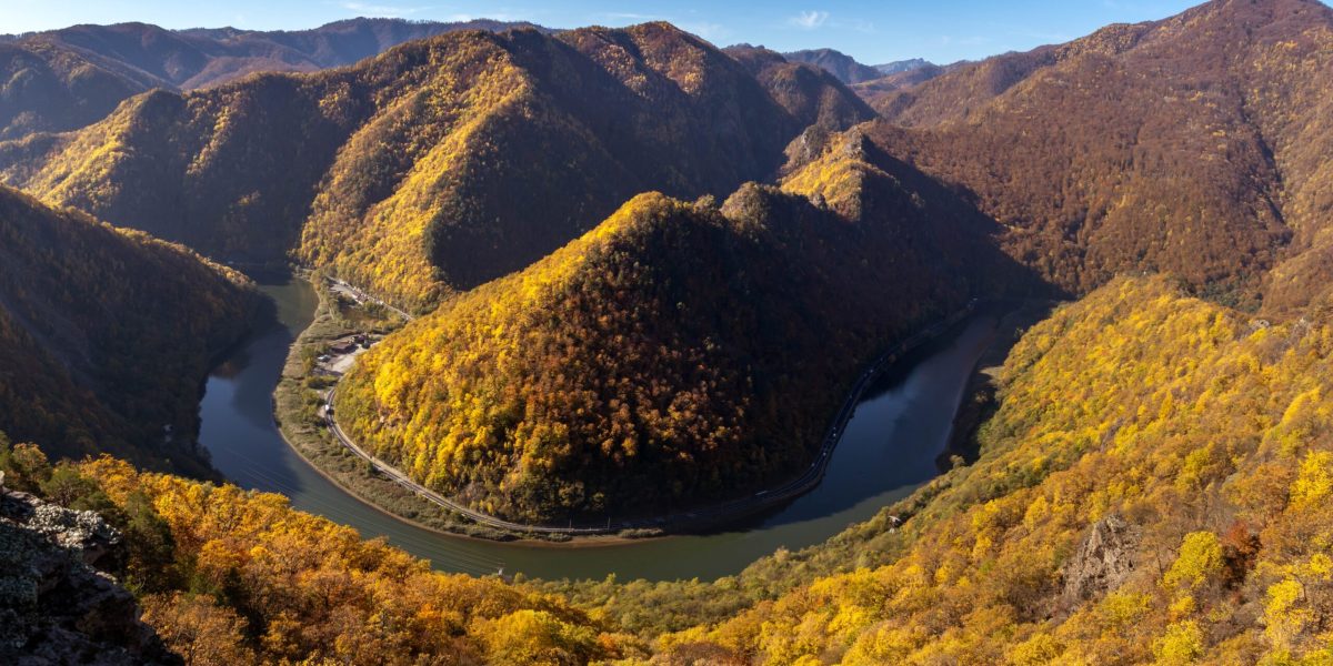 Cel mai vechi drum din România, fosta „Autostradă a Antichității”, încă străbătut