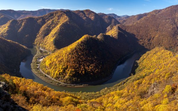 Cel mai vechi drum din România, fosta „Autostradă a Antichității”, încă străbătut