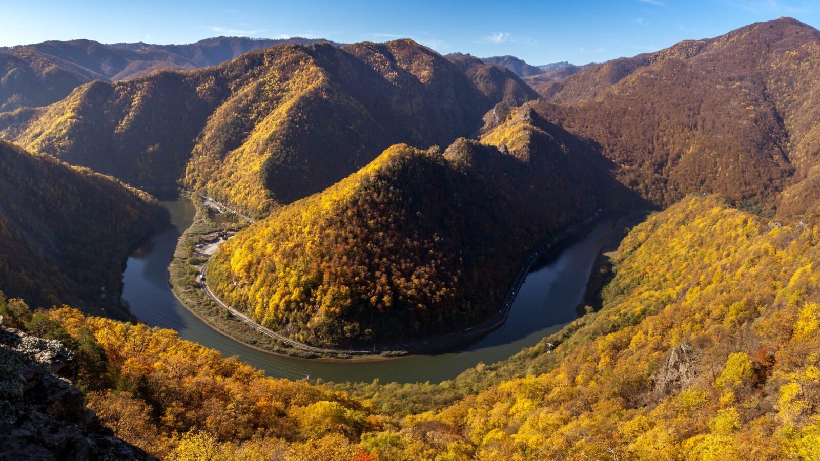 Cel mai vechi drum din România, fosta „Autostradă a Antichității”, încă străbătut