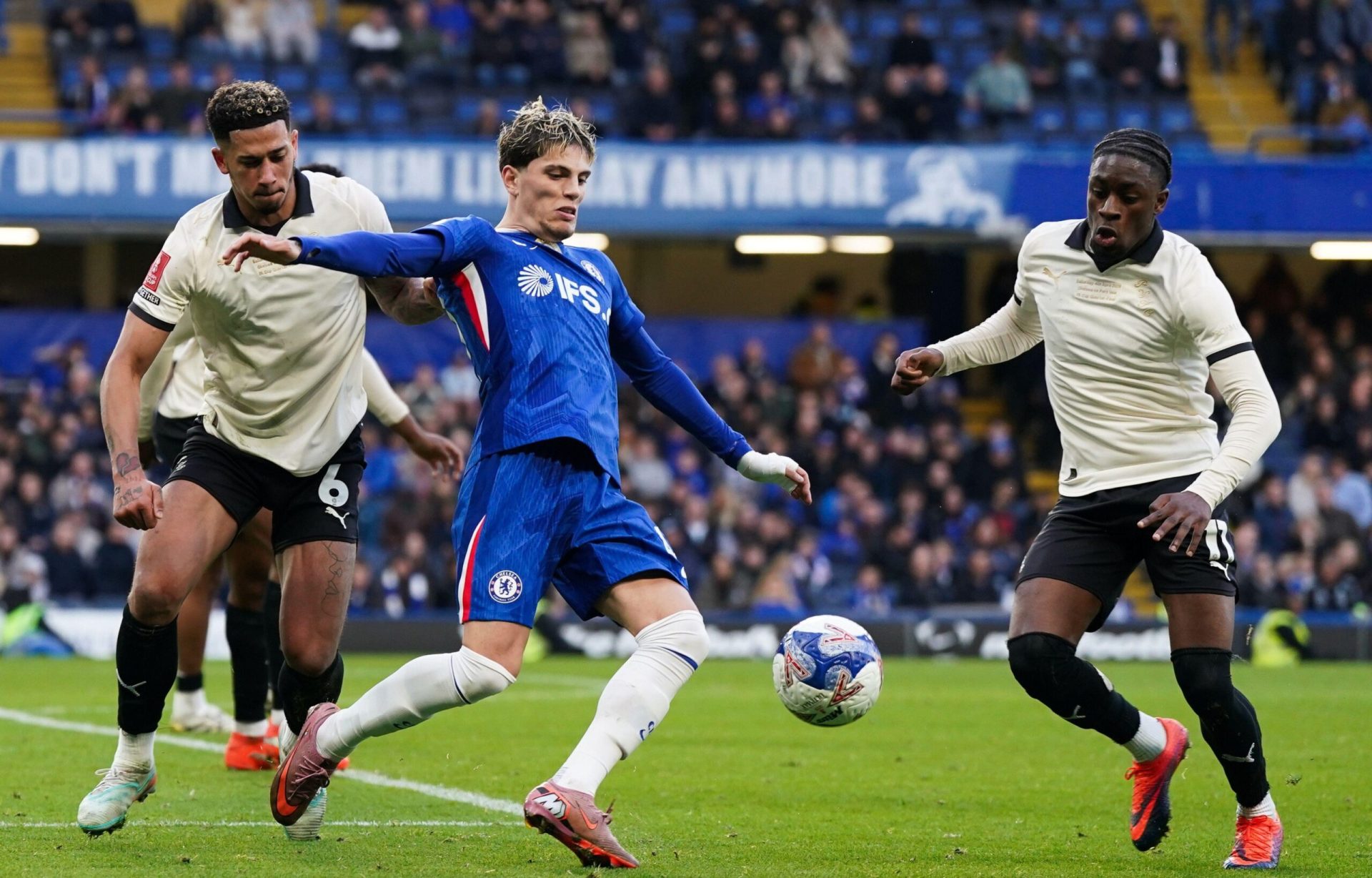 Chelsea distruge adversarul cu 7-0 în Anglia