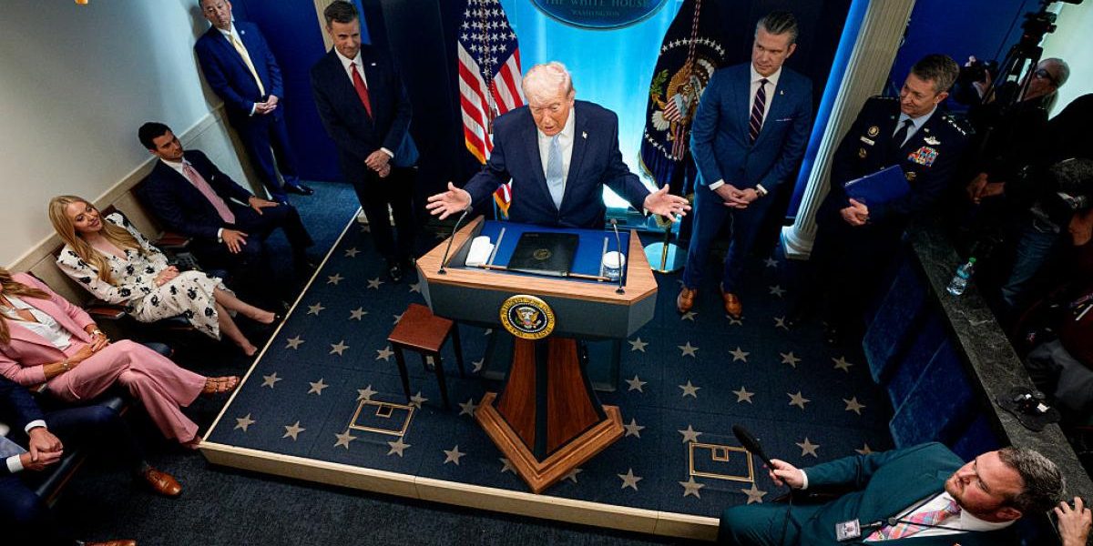 Războiul din Europa și deciziile lui Donald Trump zguduie lumea Războiul din Ucraina continuă să aibă un impact major asupra economiilor și scenelor politice din Europa și de dincolo de aceasta