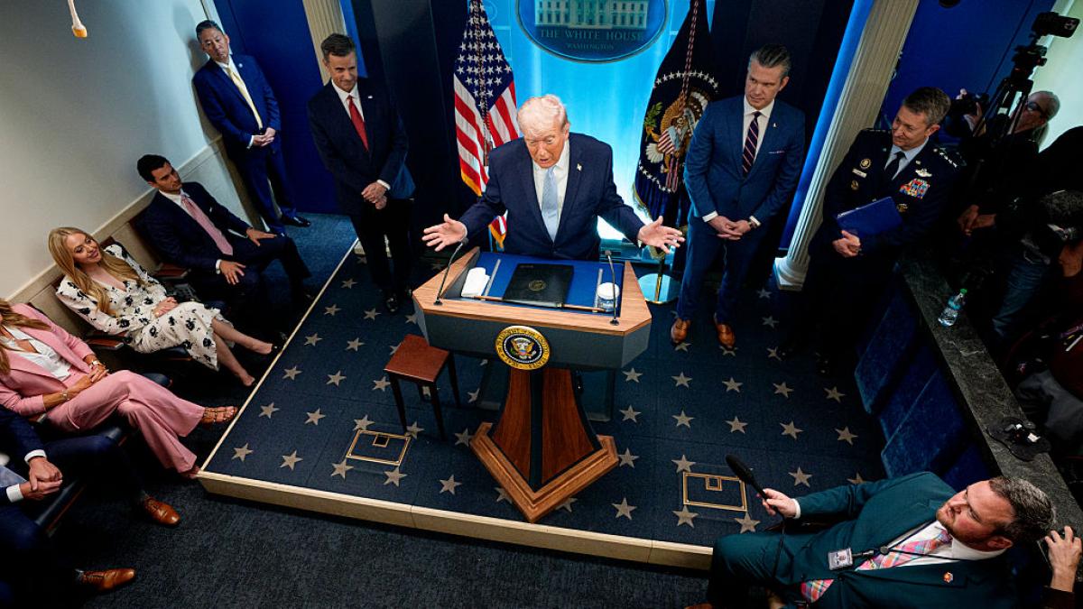 Războiul din Europa și deciziile lui Donald Trump zguduie lumea Războiul din Ucraina continuă să aibă un impact major asupra economiilor și scenelor politice din Europa și de dincolo de aceasta
