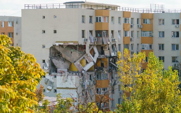 Blocul din Rahova: Dramă după explozie. Bucureștenii așteaptă actele după 6 luni