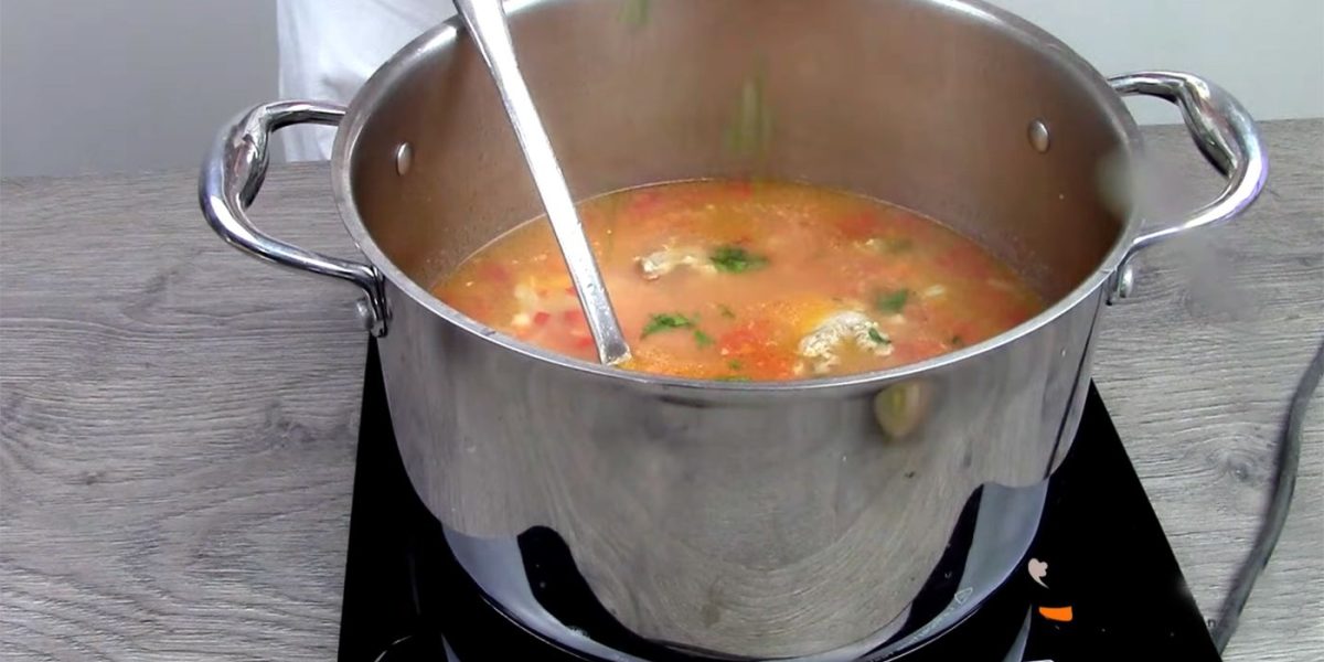 Atenție, bucătari! Condimentul SECRET care strică ciorba de curcan