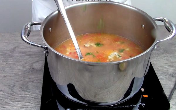 Atenție, bucătari! Condimentul SECRET care strică ciorba de curcan