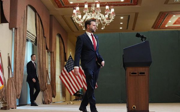 JD Vance, ratare pe linie: CNN analizează două „șanse” irosite