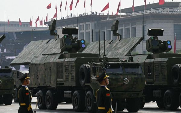 Criza la Casa Albă: China, pe urmele Rusiei, cu arme pentru Iran