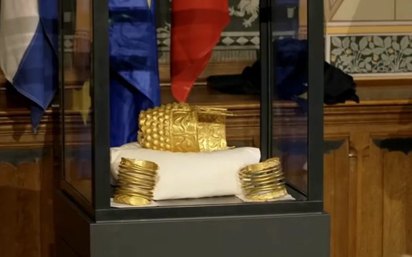 România recuperează Coiful de la Cotofenești: Tezaurul revine acasă