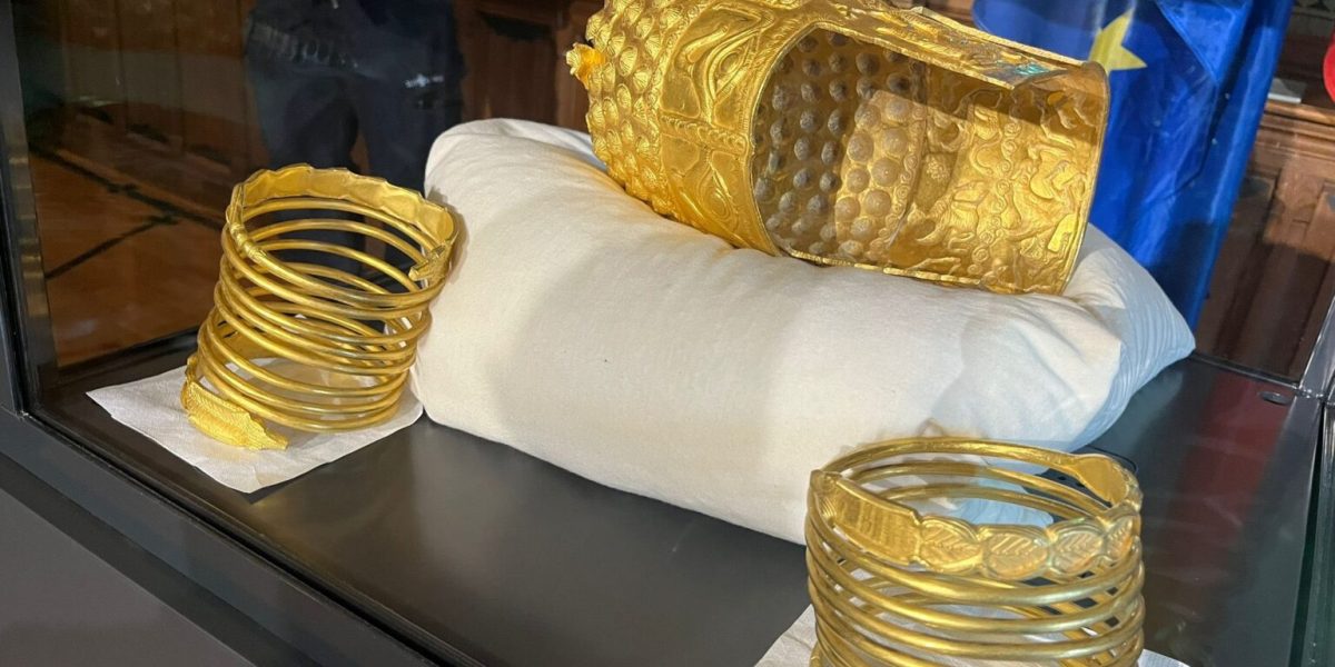 Găsirea celei de-a treia brățări, un efort suplimentar necesar