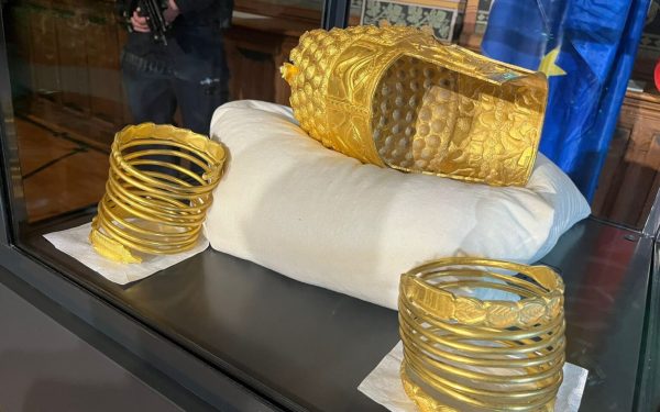 Găsirea celei de-a treia brățări, un efort suplimentar necesar