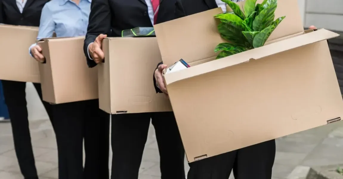 Șoc în România: Peste 400 de români, concediați ZILNIC din ianuarie