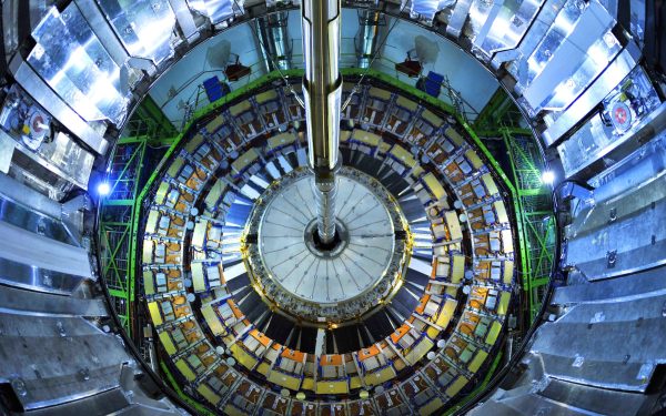 Acceleratorul de particule dezvăluie misterul materiei primordiale de după Big Bang