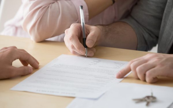 Acte obligatorii pentru vânzarea unei case în 2026: Ghidul complet