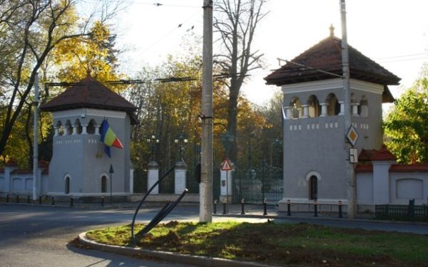 Nicuşor Dan negociază legea salarizării cu partidele