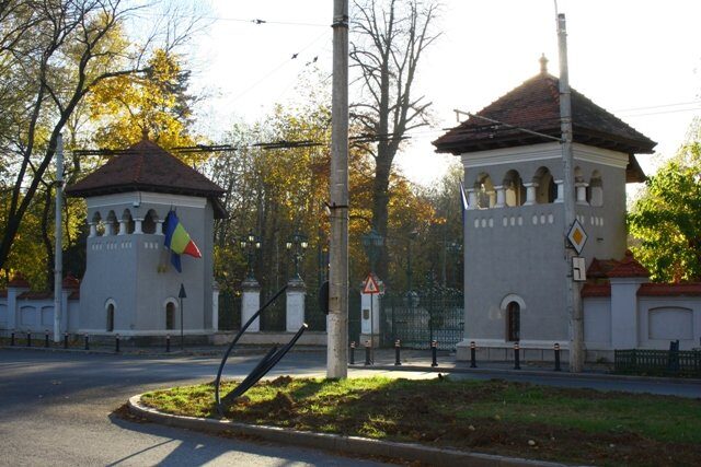 Nicuşor Dan negociază legea salarizării cu partidele