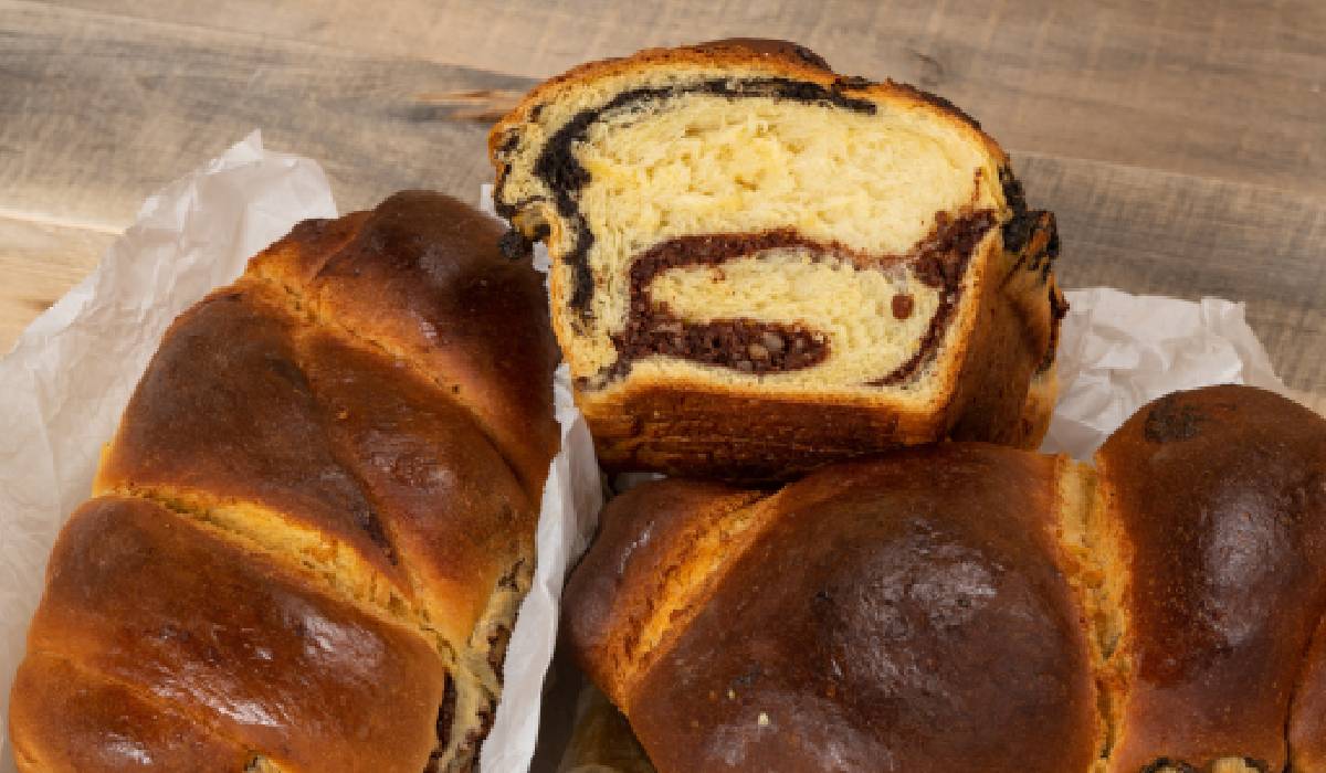 Cozonacul, dușmanul siluetei? Ce face în corpul tău dulcele deliciu