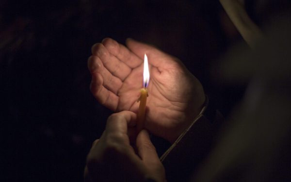 Cât timp se zice „Hristos a Înviat”? Semnificația urărilor pascale