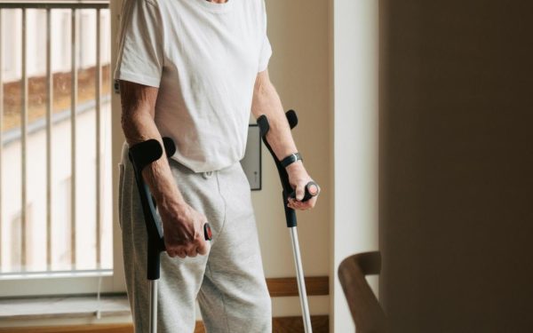 Crimă șoc în București: Un german de 86 de ani, suspectat de uciderea iubitei de 30 de ani