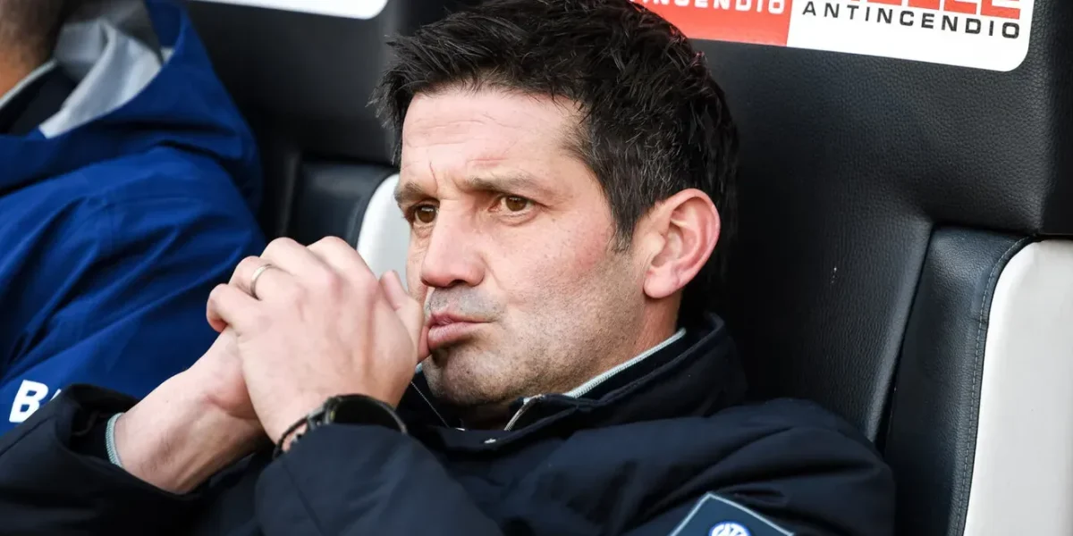 Cristi Chivu: „Lumea Îți Oferă Multe” După Experiența Ca Antrenor la Inter Fostul mare fundaș al echipei naționale a României, Cristi Chivu, a tras primele concluzii despre experiența sa ca antrenor la Inter Milano, la aproape un an de la preluarea echipei