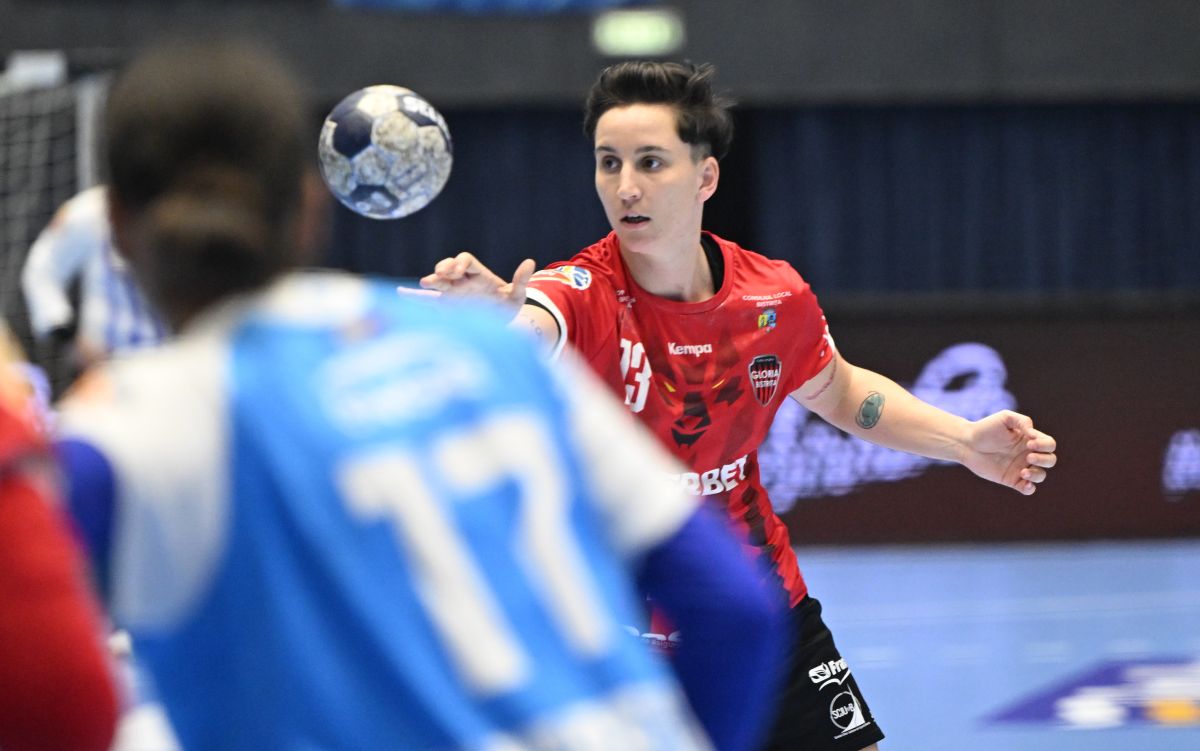 Cristina Laslo, jucătoarea de la Gloria Bistrița, și-a exprimat dorința de a vedea echipa sa și CSM București ajungând ambele în Final Four-ul Ligii Campionilor la handbal feminin, în ciuda dificultăților din actualul sezon european