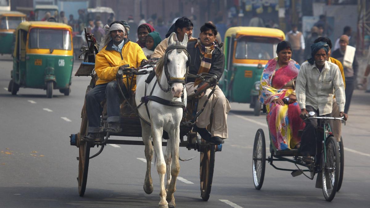 Criza gazelor în India: Muncitorii fug din orașe, „Nu vreau să mor”