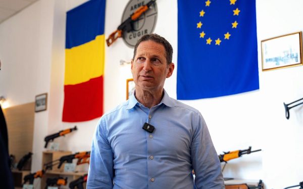 Șeful Sig Sauer, în România: Negocieri cu firmele locale pentru contracte