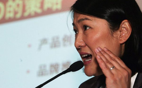 Cum a ajuns o muncitoare din China miliardară: Ascensiunea spectaculoasă