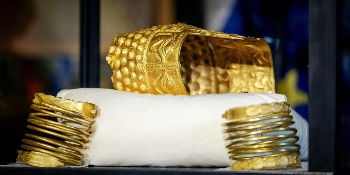 Coiful de la Coțofenești și brățările dacice, acasă: Tezaurul, expus în București