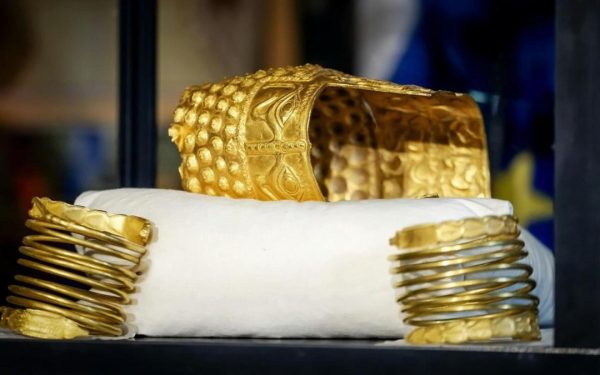 Coiful de la Coțofenești și brățările dacice, acasă: Tezaurul, expus în București