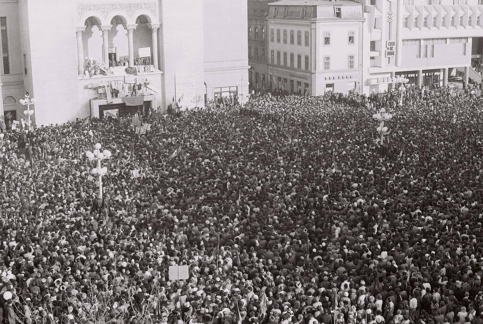 Societatea Timișoara sare în apărarea lui Bolojan, vizat de PSD împotriva lui Nicușor Dan