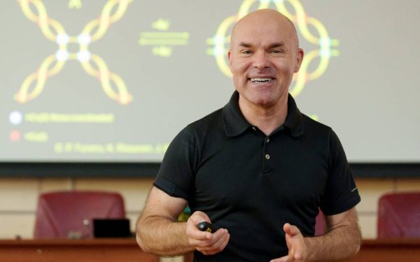 Funeriu, atac dur la manuale: „Școală, nu circ! Profesorii, clovni?”