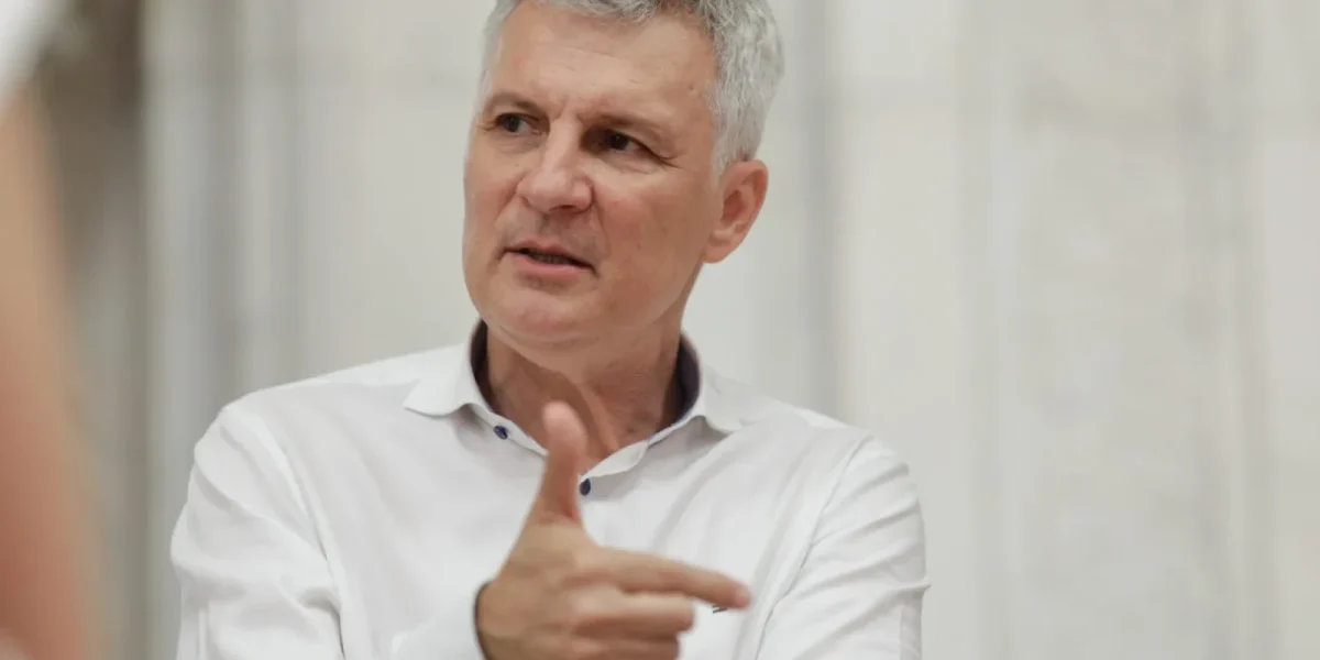 Zamfir și planul lui Bolojan: Ce se ascunde în spatele listării companiilor de stat